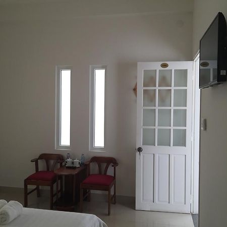 Little House Homestay Хойан Экстерьер фото