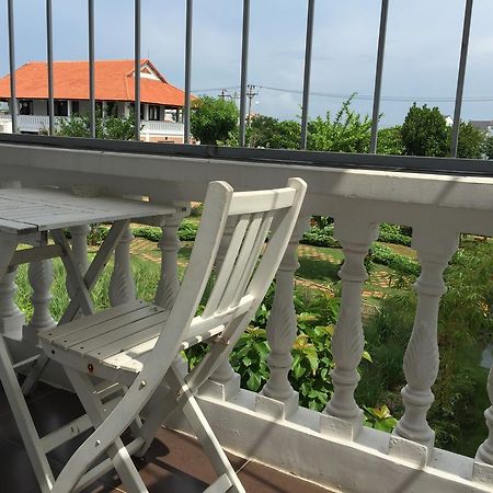Little House Homestay Хойан Экстерьер фото
