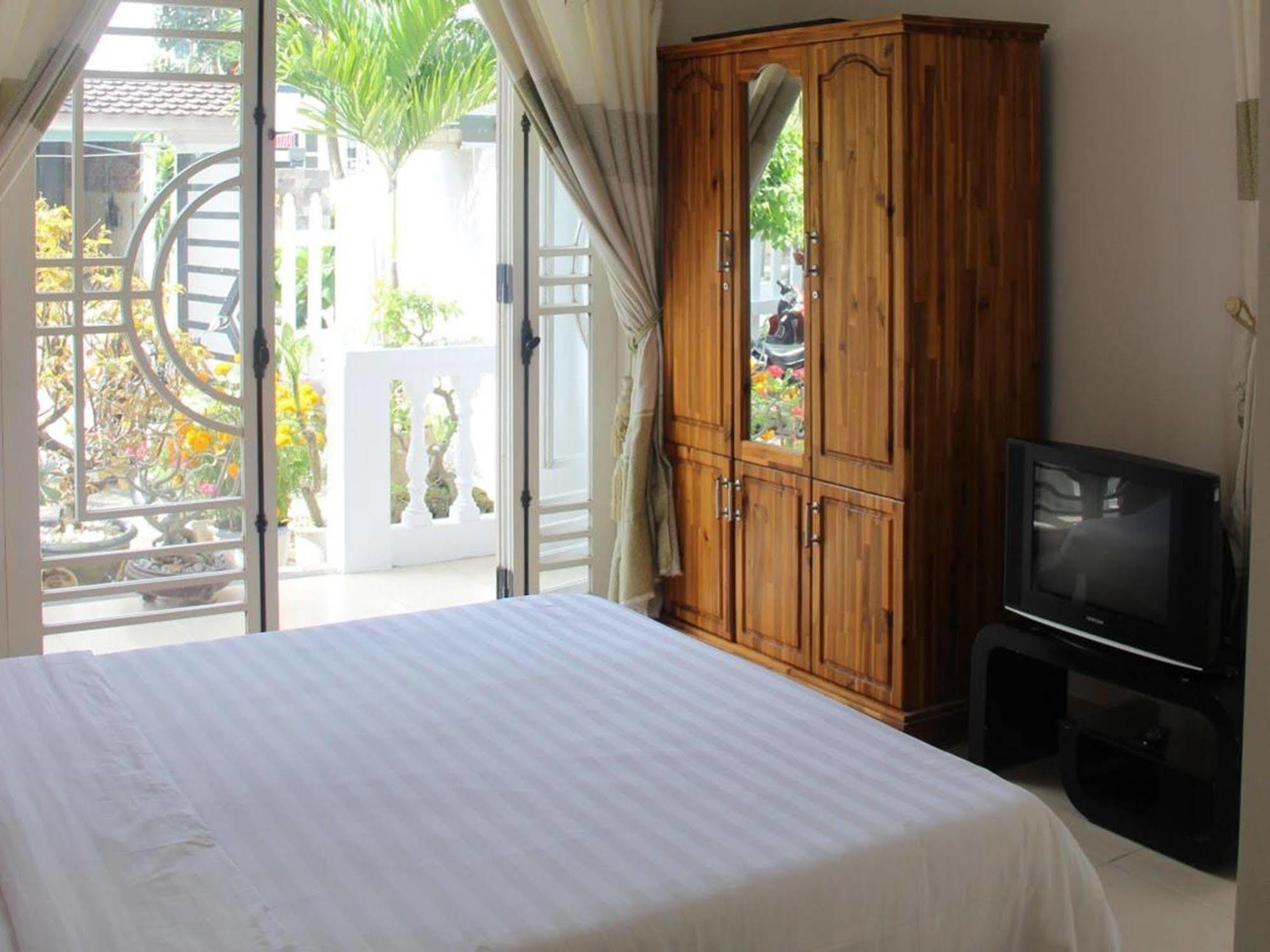 Little House Homestay Хойан Экстерьер фото