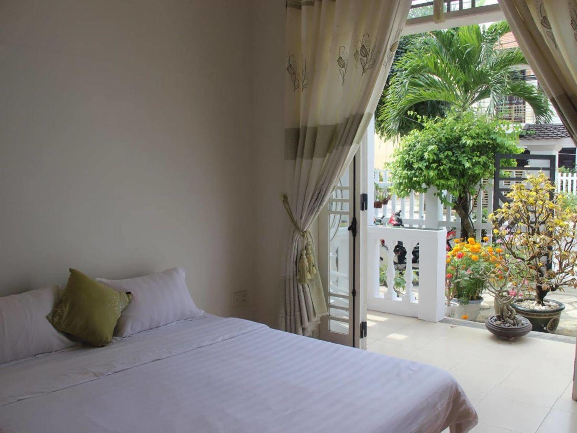 Little House Homestay Хойан Экстерьер фото