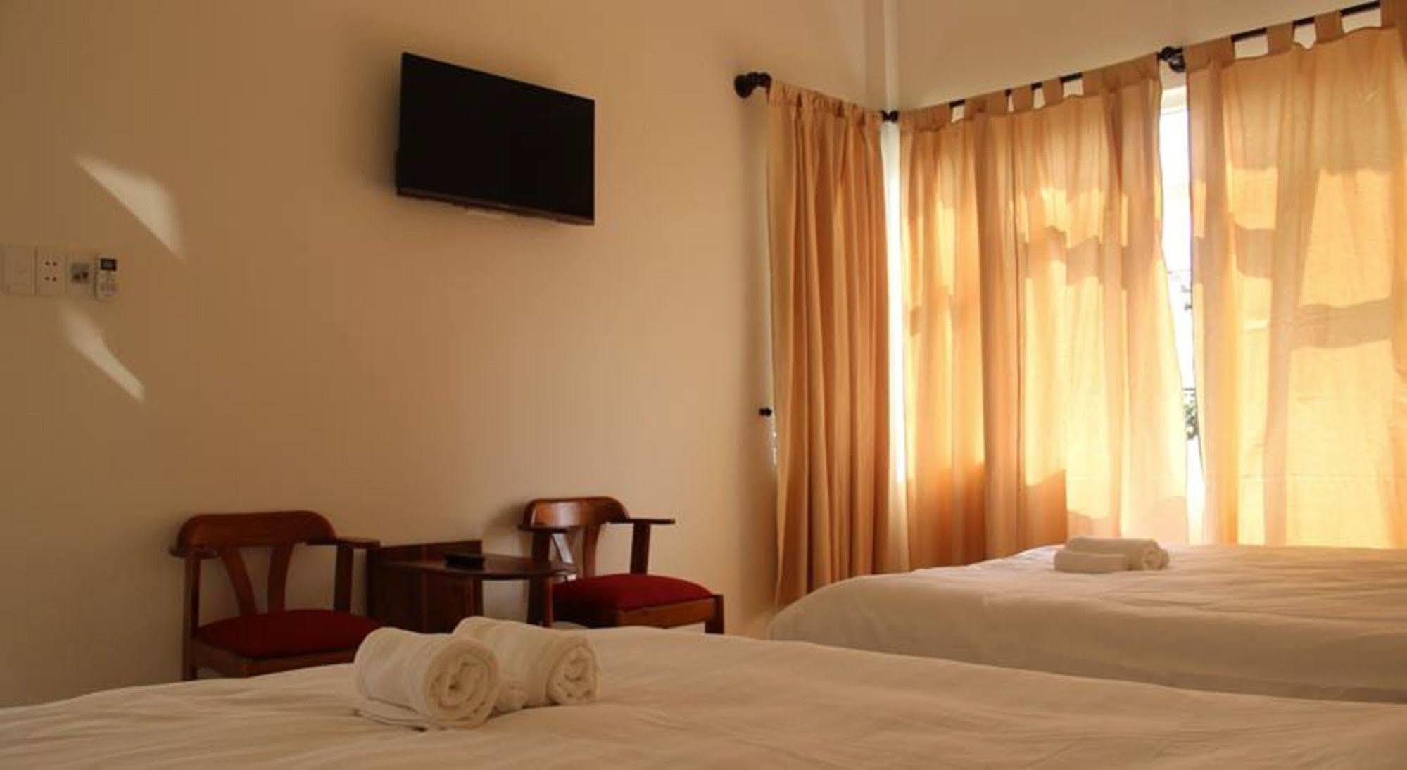 Little House Homestay Хойан Экстерьер фото